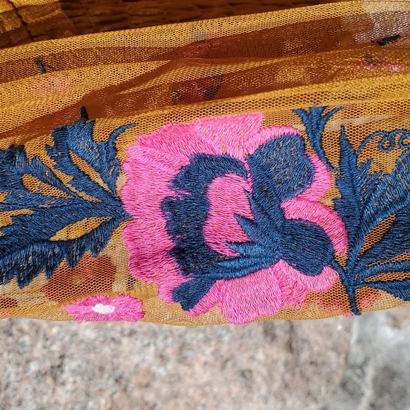 Anthro Floral Embroidered Top Small - Picture 3 of 16